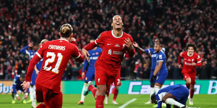 Van Dijk scores winner against Chelsea to help Liverpool win Carabao Cup